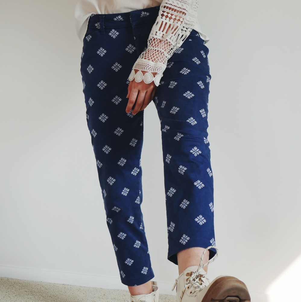 Khakis by Gap slim city Navy Floral Pattern